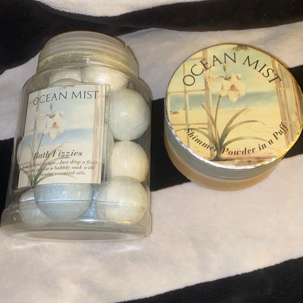 art in motion ocean mist bath fuzzies & shimmer powder puff new unused sealed